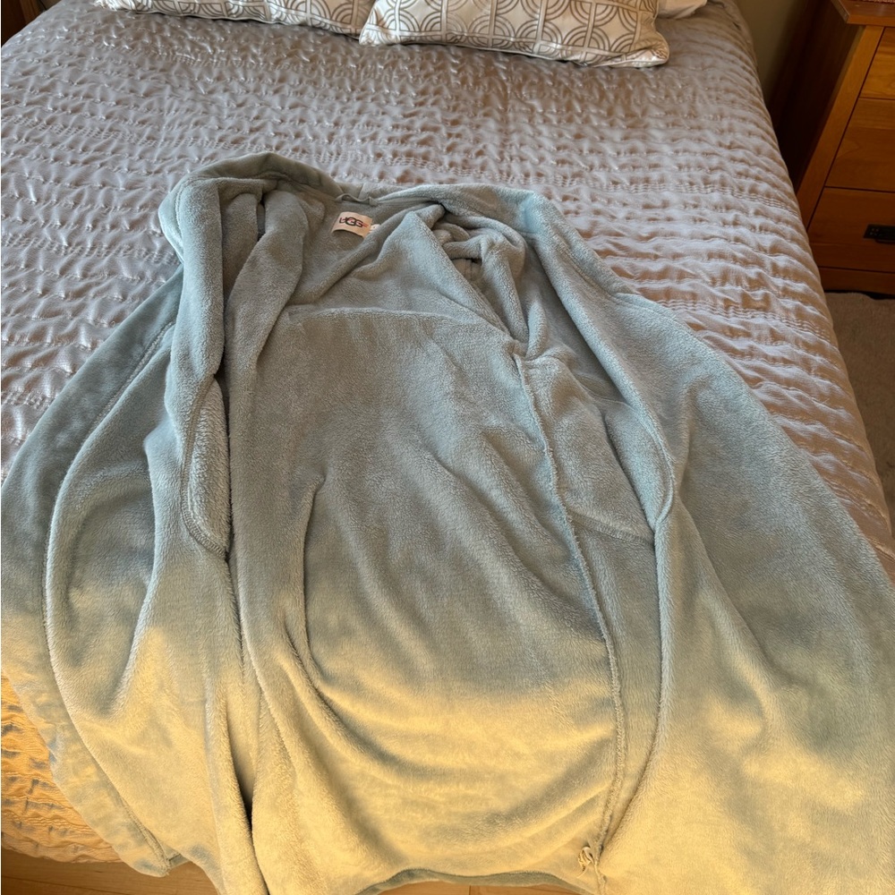 UGG Soft Blue Fleece Robe - Picture 8 of 10
